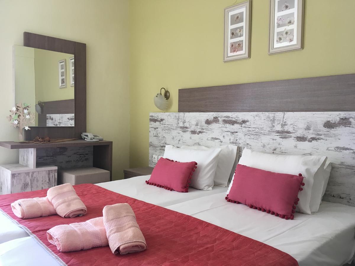 Dionisos Palms Apartments باراليا ديونيسيو المظهر الخارجي الصورة