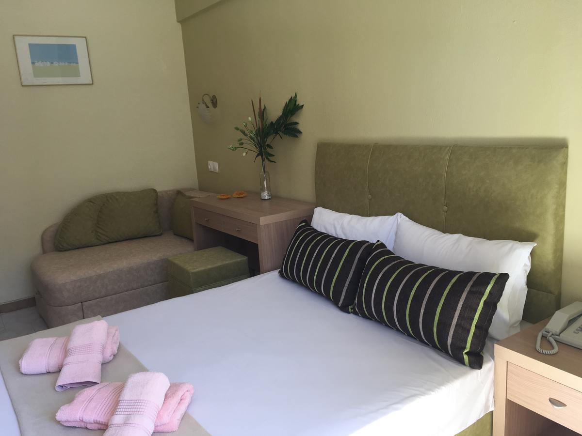 Dionisos Palms Apartments باراليا ديونيسيو المظهر الخارجي الصورة