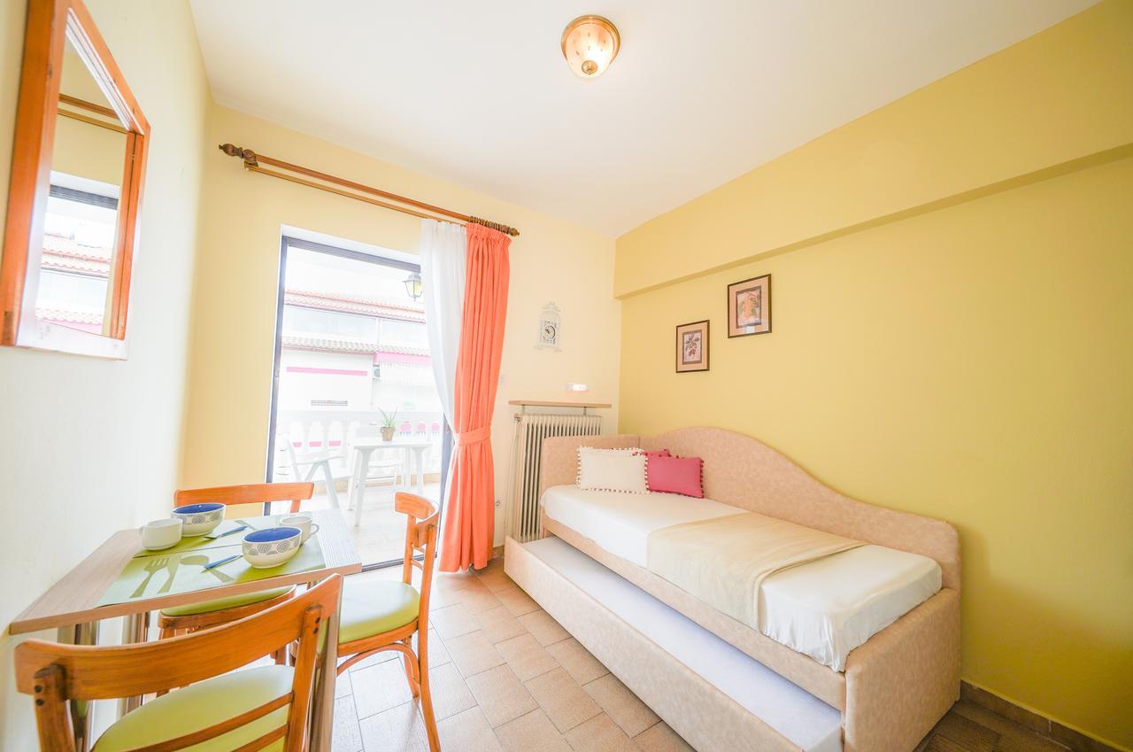 Dionisos Palms Apartments باراليا ديونيسيو المظهر الخارجي الصورة